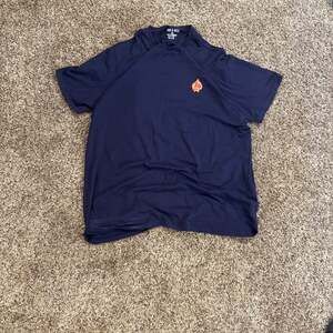Pins & Aces Louisiana Hot Sauce Graphic Tee